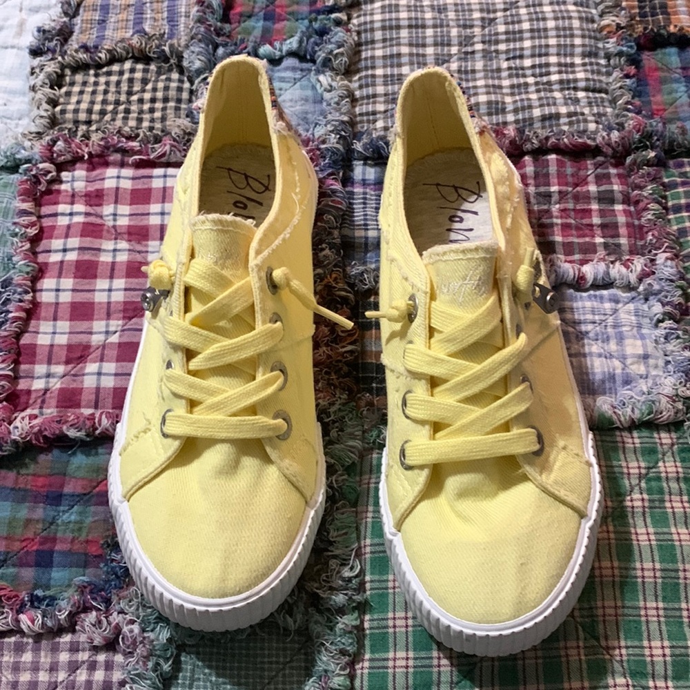 Blowfish Malibu Yellow Sneakers Size 7.5